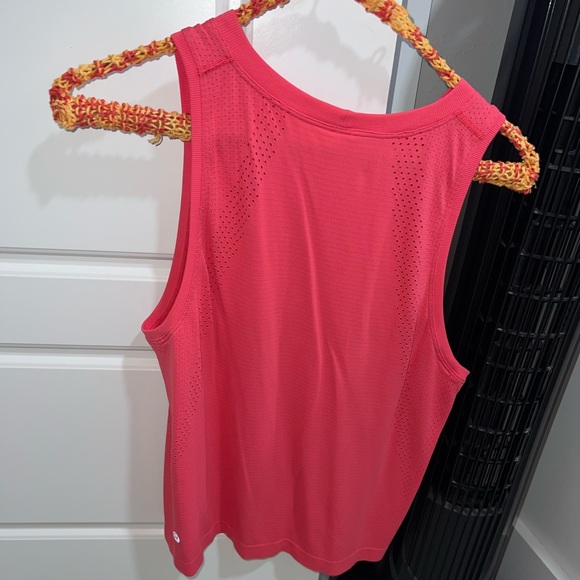Lululemon Train To Be Tank - Picture 3 of 3